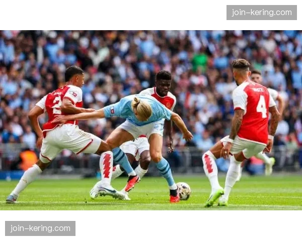 英超冠军悬念再起：阿森纳优势缩小，曼城紧追不舍